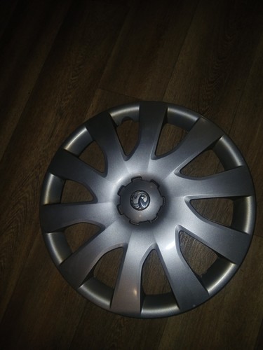 Vauxhall vivaro wheel trims - vauxhall,