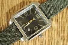 STOCK TISSOT QUADRATO OD GREEN CANVAS MILITARY BLACK DIAL QUARTZ WATCH + BOX SET