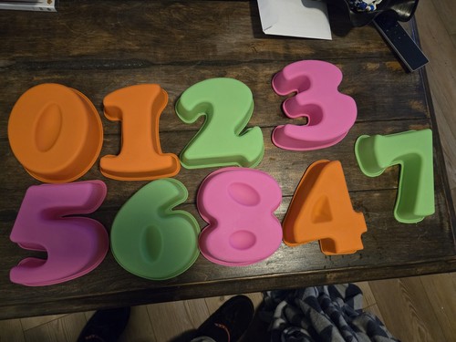 Silicone number pans large - number,