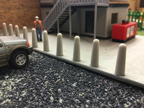 Scale concrete bollards - 1/76,