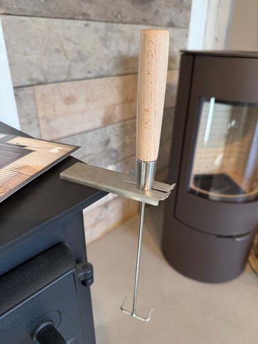 Charnwood stove toasting - toasting, fork