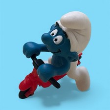 Vintage Super Smurf Scooter 40230 Collectable Vinyl Figure Toy Kick Scooter