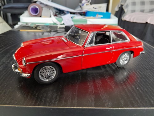 Autoart mgb gt coupe - autoart,