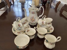 Royal Albert Bone China Berkeley 21 Piece Set - Excellent Condition