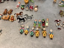 16.   Hantel Pewter Miniatures