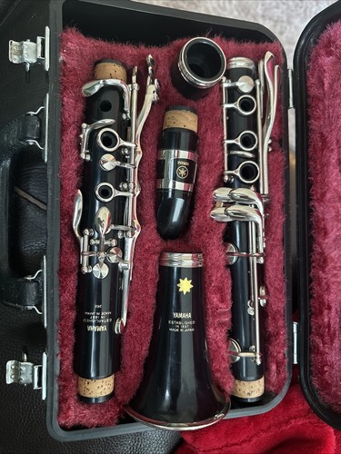 Yamaha clarinet with hard - with,