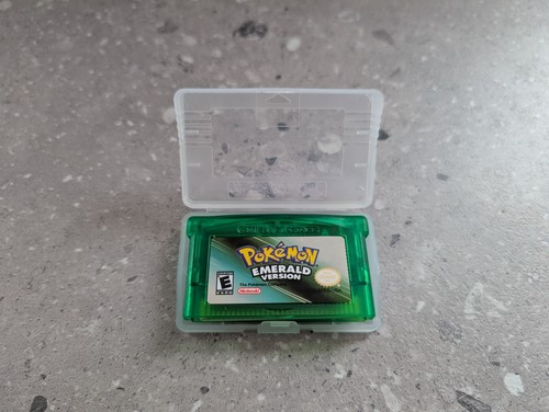 Pokemon emerald nintendo - emerald, game