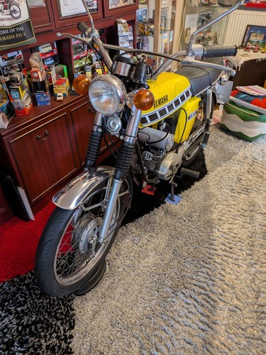 Yamaha 1990 - 1, e.