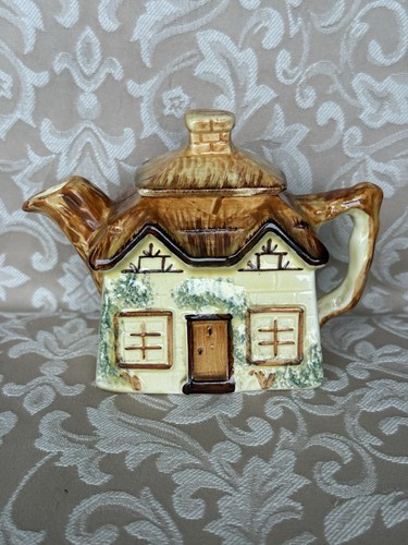 Keele street pottery thatched - pottery,