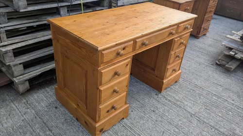 Sold pine pedestal - , desk