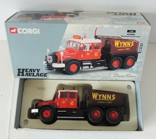 Corgi  1:50 Scale  Scammell Contractor finished in Wynns Ltd 1970s livery.