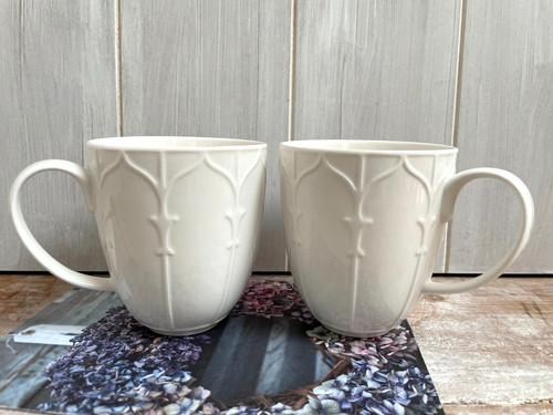 Pair belleek living - pair, x