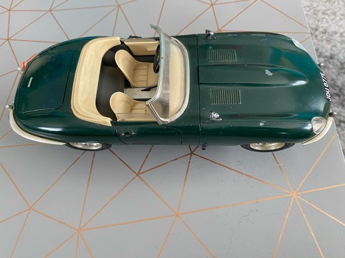 Burago scale die cast - scale,