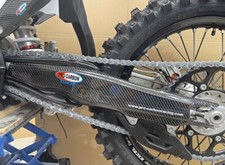 PRO CARBON SWINGARM GUARD