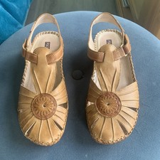 Pikolinos Size 4 (37) Tan