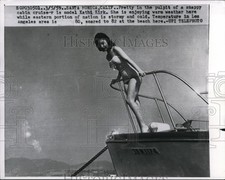 1959 Press Photo Model Kathi Kirk in Cabin Cruiser Boat Santa Monica California
