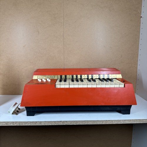 Orange vintage magnus - magnus, style