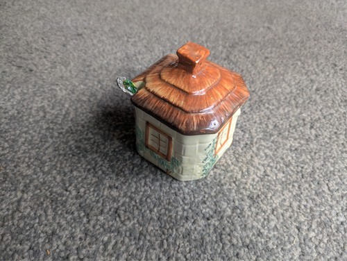 Keele pottery cottage - cottage, ware