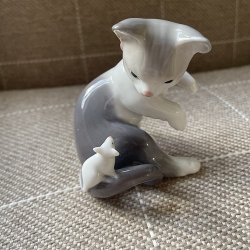 Lladro cat and mouse - “cat,