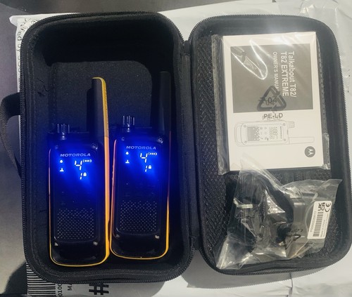Two motorola t82 - t82, extreme