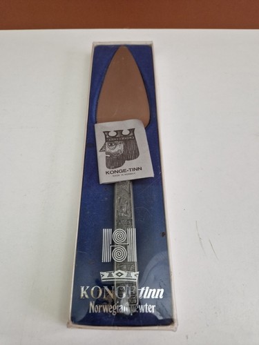 Konge tinn pewter cake - pewter, slice