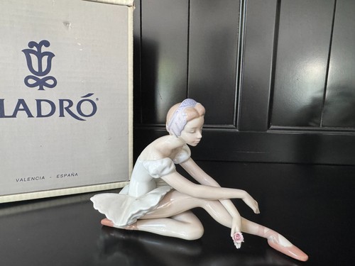 Lladro porcelain figurine rose - figurine,