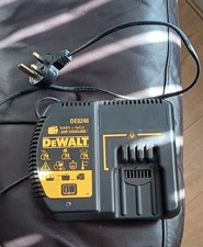 DeWalt / 24V Battery Charger