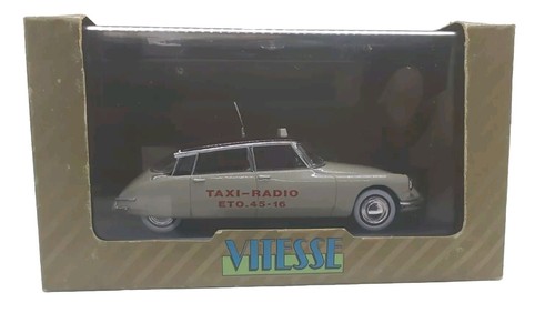 Citroen 19 taxi radio - 1/43,