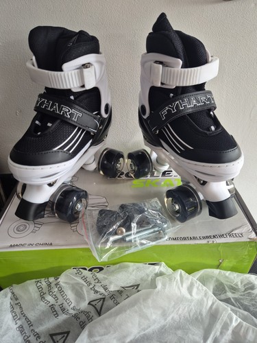 Kids roller skates size small - skates,