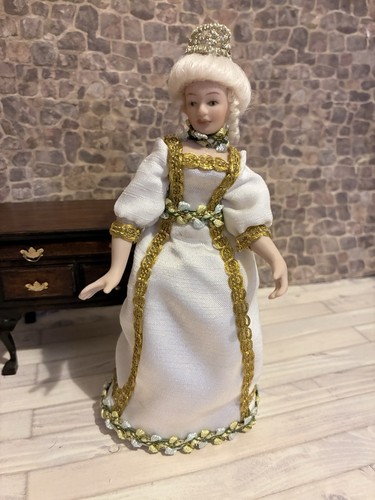 Dolls house scale - house, 1/12