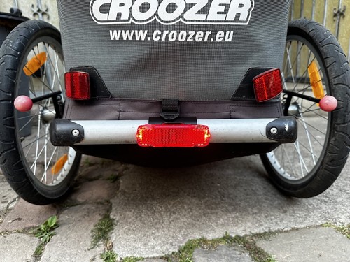 Tail light holder for croozer - tail,