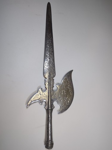 Large vintage halberd - large,