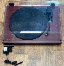 TEAC TN-180BT Bluetooth