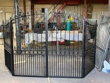 Bi-fold driveway gates, pjn31
