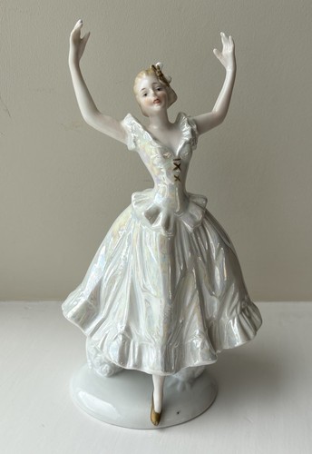 Lady dancer porcelain - dancer,