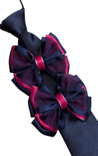 Childs navy hot pink showing - &,