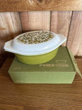 VTG Pyrex Verde Olive 943 Covered Oval Casserole Dish 1-1/2 QT w/ Original Box