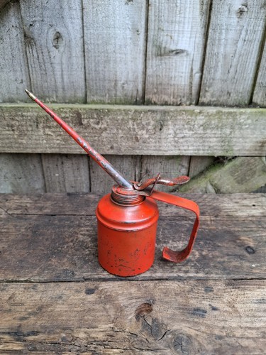 Vintage pump oil can - ,