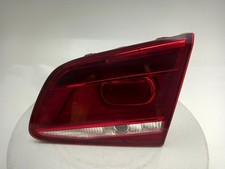 VOLKSWAGEN PASSAT Tail Light