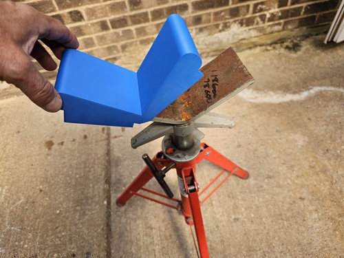 Pipe stand printed - v-pipe, 3d