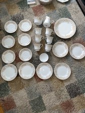 liling china 21 Piece Set Vintage Gold Rim Original Box Used Once