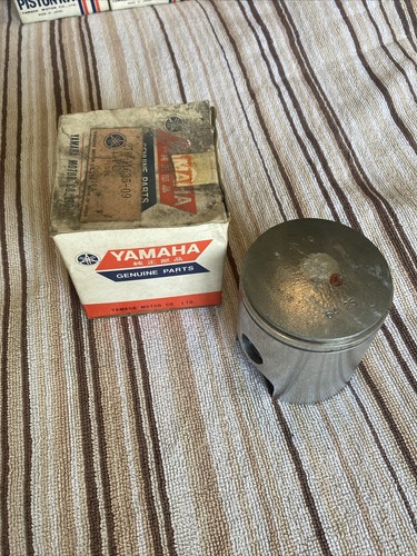 Yamaha genuine piston 25 - piston, 0.25