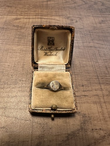 Vintage yellow metal signet - vintage,