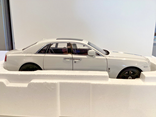 Kyosho rolls royce ghost - 1/18,