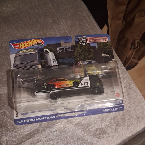 Hot wheels team transport - hot, '23