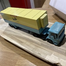 Corgi Classics 21401: Wall’s Ice Cream AEC Refrigerated Box Trailer Set.