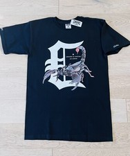 Official Crooks and Castles Scorpion T shirt, Size Med - BNWT