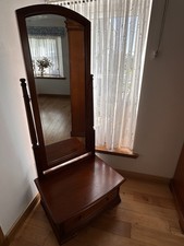 Stag Versailles cheval mirror unit with drawer in mahogony