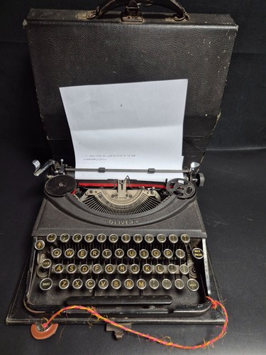 Oliver portable typewriter - portable,