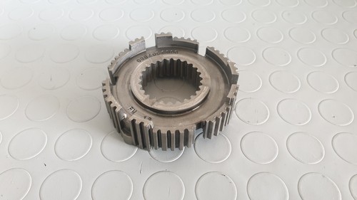Transmission synchronizer hub